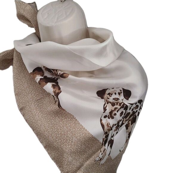 Burberry Womens 100% Silk DOGS Motif Square Scarf camel 26.5"x 26.5" NEW - Picture 2 of 11